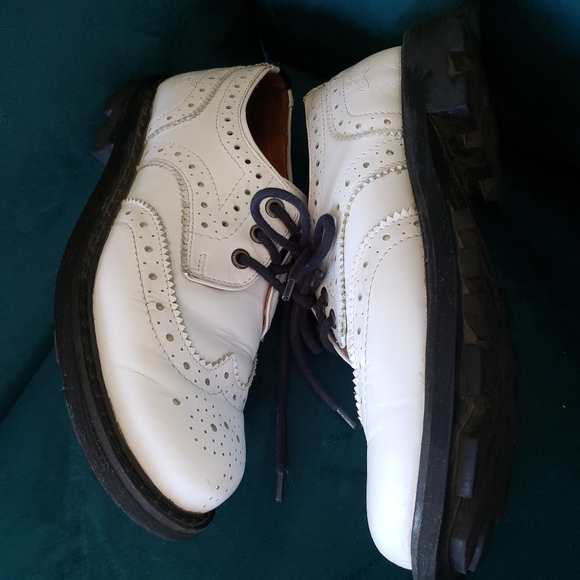 John Fluevog Classic Wingtipped Brogue Derby white shoe - Picture 6 of 15